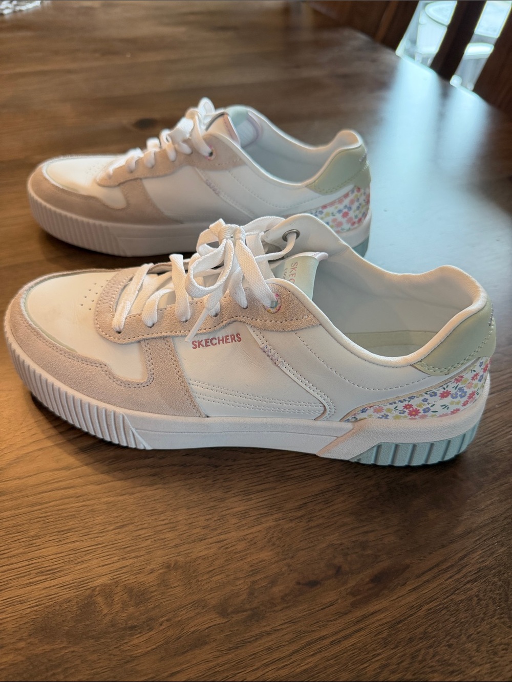 Skechers Women's Memory Foam 10 Sneakers